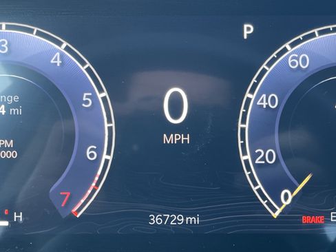 Used 2023 Jeep Grand Cherokee Laredo image 11