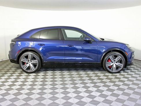 Certified 2025 Porsche Macan Turbo Electric image 8