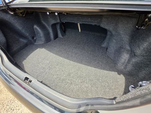 Used 2012 Toyota Camry LE FWD image 27