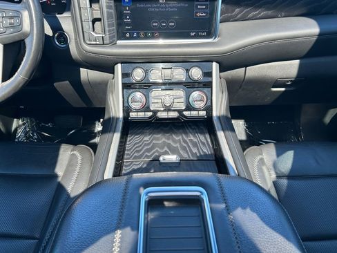 Used 2021 GMC Yukon Denali w/ Denali Premium Package AWD/4WD image 12