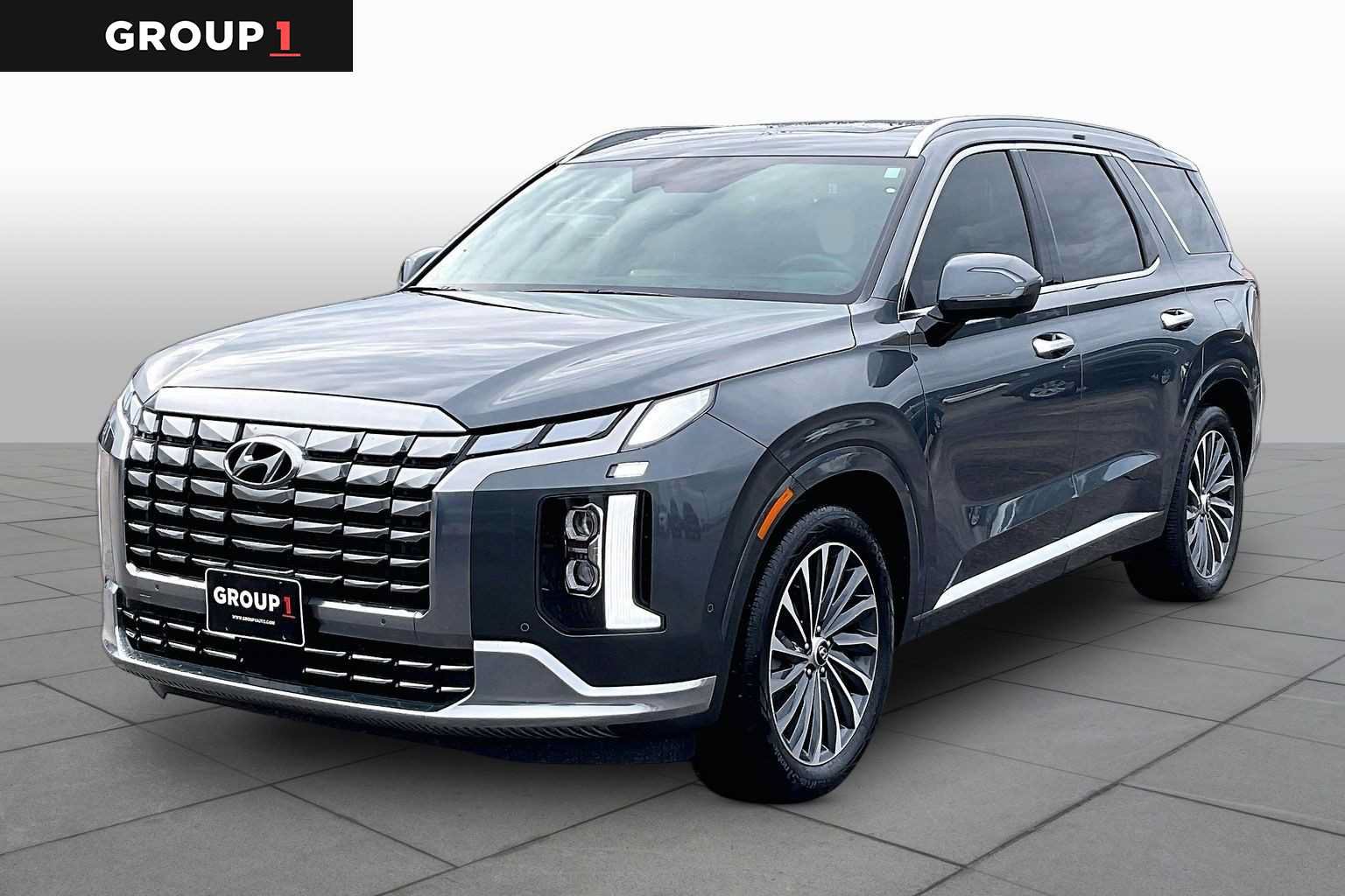 Used 2024 Hyundai Palisade Calligraphy FWD image 1