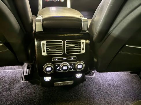 Used 2013 Land Rover Range Rover HSE image 12