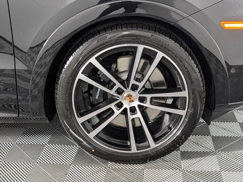 New 2026 Porsche Cayenne GTS image 14