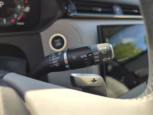 Used 2025 Land Rover Range Rover Velar S AWD/4WD image 19
