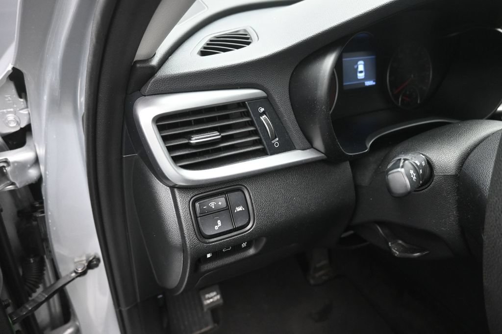 Used 2019 Kia Optima LX FWD image 13