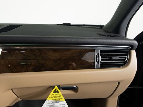 New 2026 Porsche Macan image 31