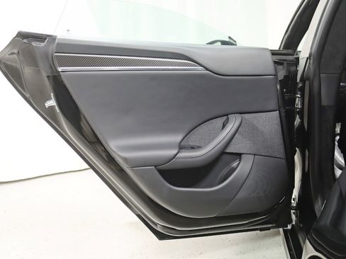 Used 2022 Tesla Model S Plaid image 38