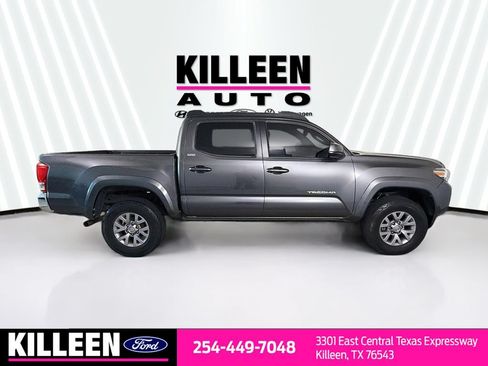 Used 2017 Toyota Tacoma SR5 w/ Tow Package AWD/4WD image 10