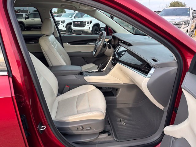 Used 2021 Cadillac XT6 Premium Luxury w/ LPO, Floor Liner Package AWD/4WD image 28