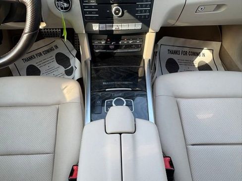 Used 2016 Mercedes-Benz E 350 4MATIC Sedan image 21