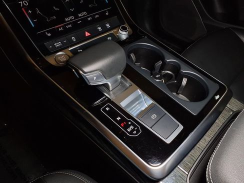 Used 2019 Audi Q8 Premium AWD/4WD image 6