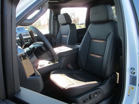 New 2026 GMC Sierra 2500 AT4 w/ AT4 Premium Plus Package image 12