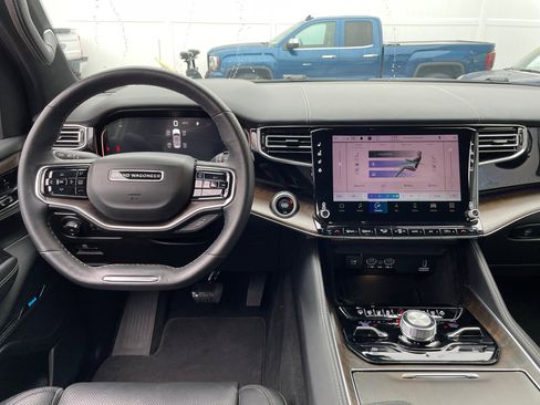 Used 2022 Jeep Grand Wagoneer Series I image 36