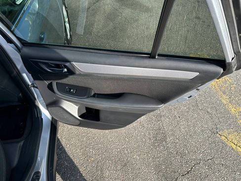 Used 2018 Subaru Outback 2.5i Premium AWD/4WD image 34