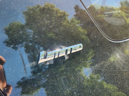 Used 2019 Toyota 4Runner Limited w/ Preferred Accessory Package AWD/4WD image 17