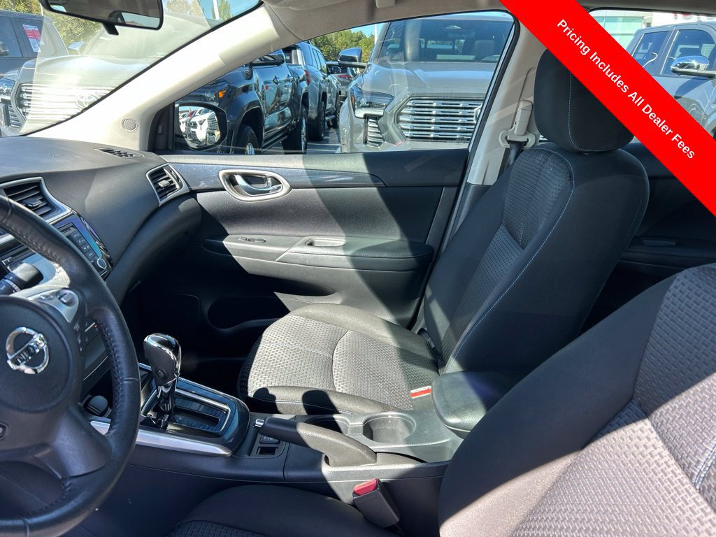 Used 2016 Nissan Sentra SR w/ Driver's Assist Package FWD image 2