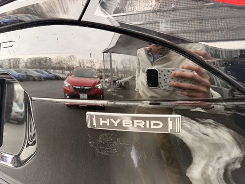 Used 2025 Subaru Forester Sport image 40