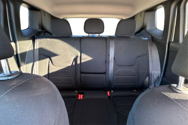 Used 2021 Jeep Renegade Latitude w/ Convenience Group AWD/4WD image 14