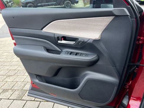 New 2026 Toyota Grand Highlander Limited image 12