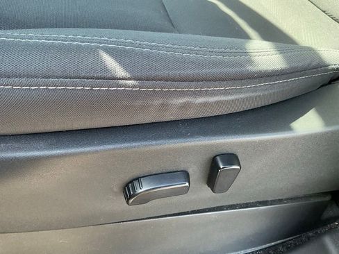 Used 2023 Nissan Frontier SV w/ Technology Package image 13