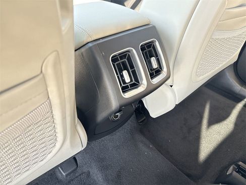 New 2025 Kia Sorento S image 28