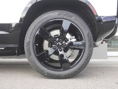 New 2026 Land Rover Defender 110 X-Dynamic SE image 33