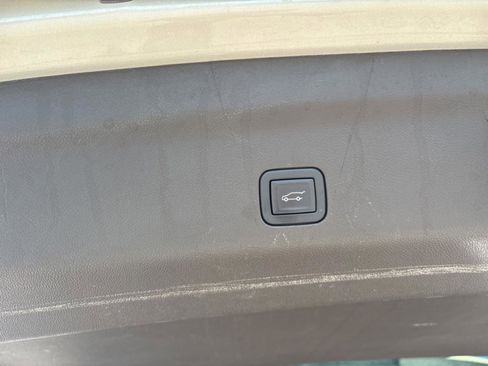 Used 2023 GMC Yukon XL Denali image 39