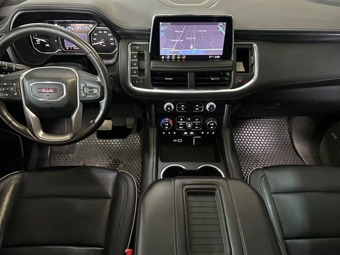 Used 2021 GMC Yukon XL SLT w/ Rear Media and Nav Package AWD/4WD image 10
