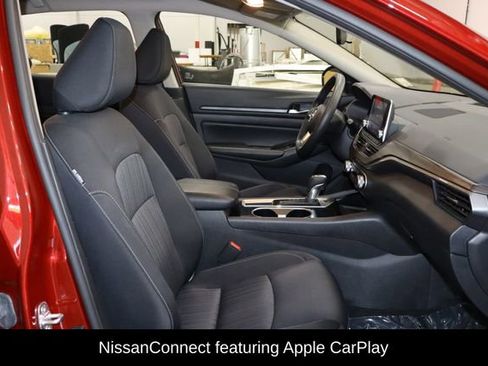 Used 2024 Nissan Altima 2.5 SV image 14