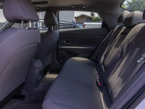 Used 2025 Hyundai Elantra SEL FWD image 25