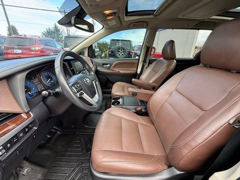 Used 2020 Toyota Sienna Limited Premium AWD/4WD image 12