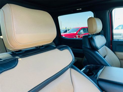 Used 2023 Ford F250 Lariat w/ Lariat Ultimate Package AWD/4WD image 17