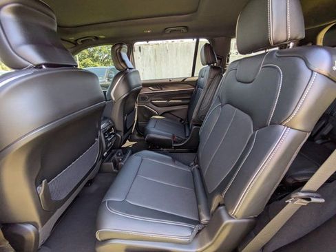 New 2025 Jeep Grand Cherokee L Overland w/ Luxury Tech Group IV image 12