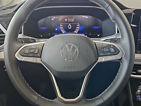 New 2026 Volkswagen Taos SE image 33