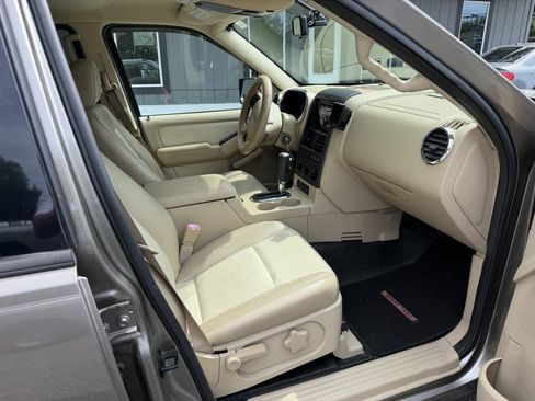 Used 2007 Ford Explorer Sport Trac Limited AWD/4WD image 8