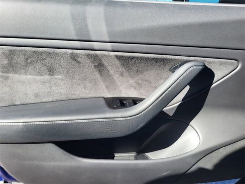 Used 2018 Tesla Model 3 Performance image 29