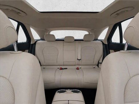 Used 2017 Mercedes-Benz GLC 300 4MATIC image 27