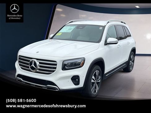 New 2025 Mercedes-Benz GLB 250 4MATIC image 1