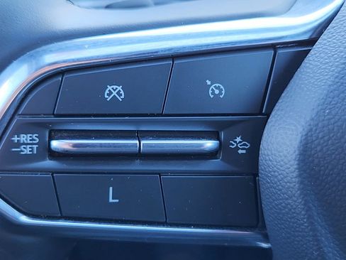 Used 2025 Chevrolet Equinox LT w/ Convenience Package II image 12