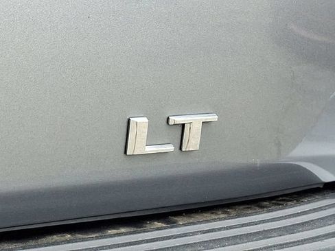 Used 2023 Chevrolet Suburban LT AWD/4WD image 32