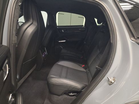 Used 2022 Porsche Cayenne Turbo GT image 8