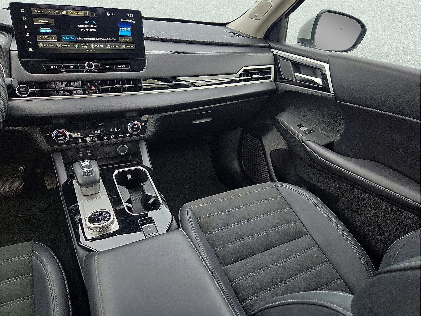 Used 2025 Mitsubishi Outlander SE AWD/4WD image 13