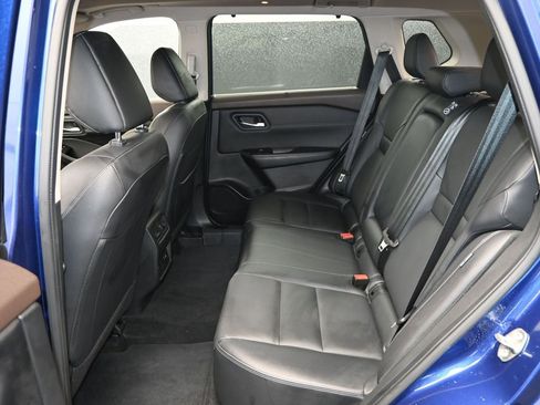 Used 2023 Nissan Rogue SL w/ SL Premium Package image 13