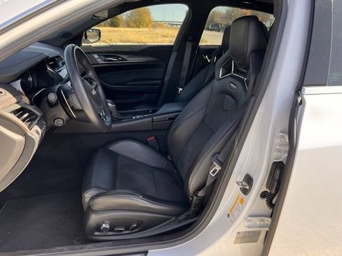 Used 2018 Cadillac CTS V w/ Luxury Package image 22