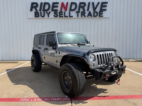 Used 2016 Jeep Wrangler Unlimited Rubicon w/ Connectivity Group AWD/4WD image 9