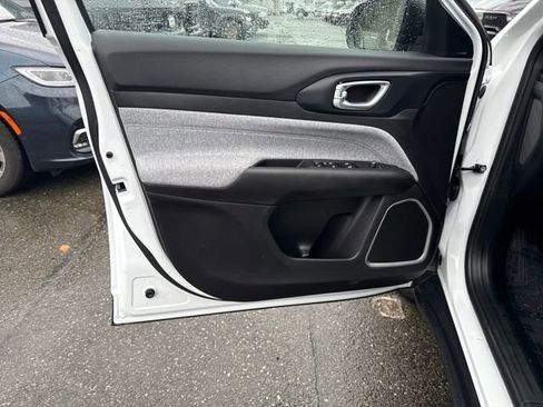 New 2026 Jeep Compass Latitude image 15