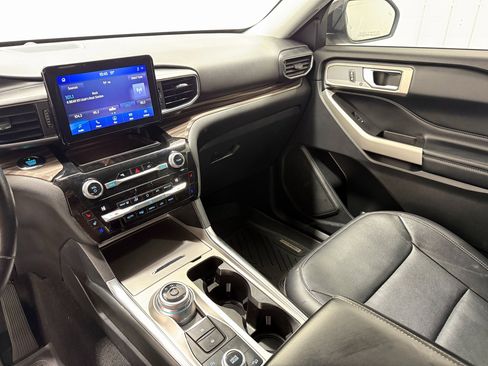 Used 2021 Ford Explorer Limited w/ Equipment Group 301A image 12