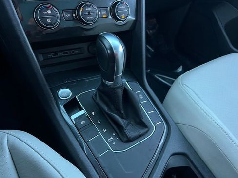 Used 2019 Volkswagen Tiguan SE w/ Panoramic Sunroof Package image 27