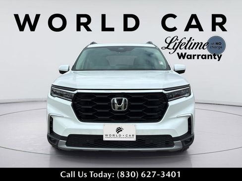 Used 2023 Honda Pilot Touring image 9