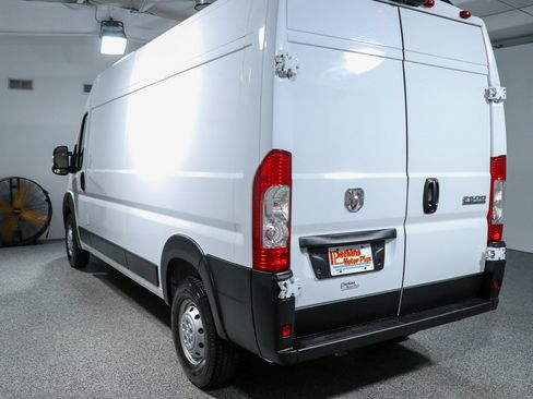 Used 2023 RAM ProMaster 2500 FWD image 9